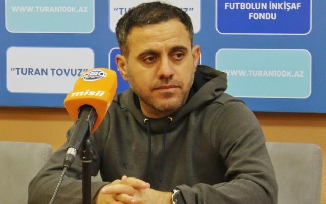 Ayxan Abbasov Ayxan Hüseynov haqda: "Ayağı burxulub...."