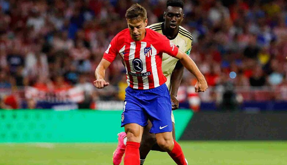 “Atletiko” və “Çelsi”də oynamış futbolçu “butslarını asdı”