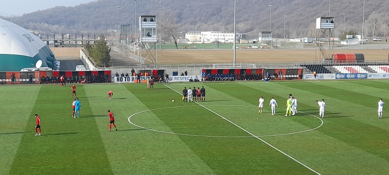 "Qəbələ"nin futbolçusuna xatirə hədiyyəsi