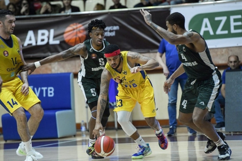 “Neftçi” uduzdu, “Gəncə” vahid lider oldu