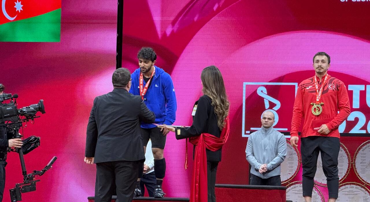 Azərbaycan atleti Batumidə gümüş medal qazandı