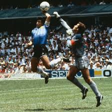 Dieqo Maradonanın DÇ-1986-da əllə qol vurduğu top auksionda satıldı