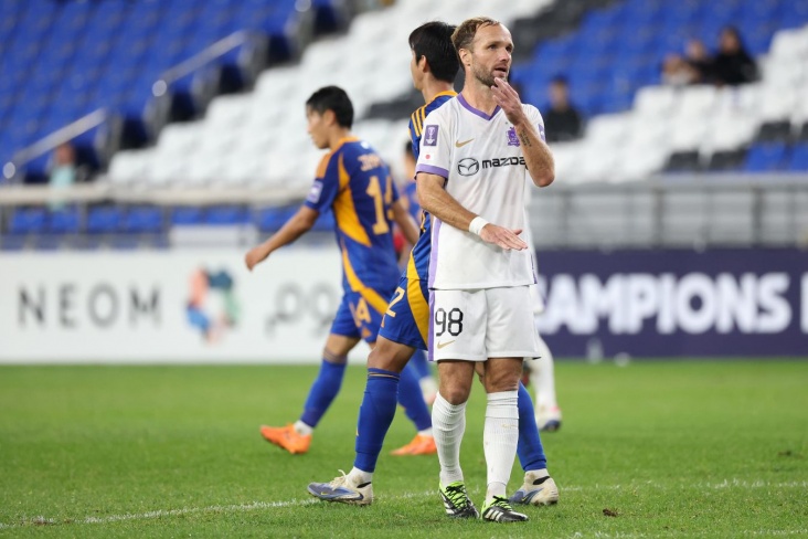 "Monako" ilə iki dəfə çempion olan futbolçu karyerasını bitirir