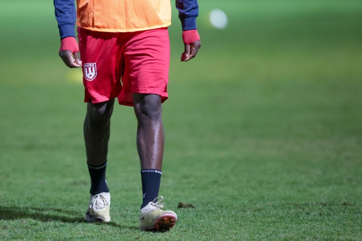 İdman tarixinin ən yaxşı futbolçusu kim seçildi?