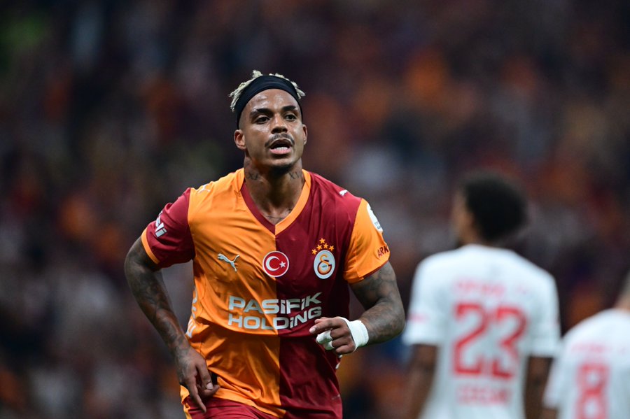 “Qalatasaray”da yeni müqavilə hazırlığı