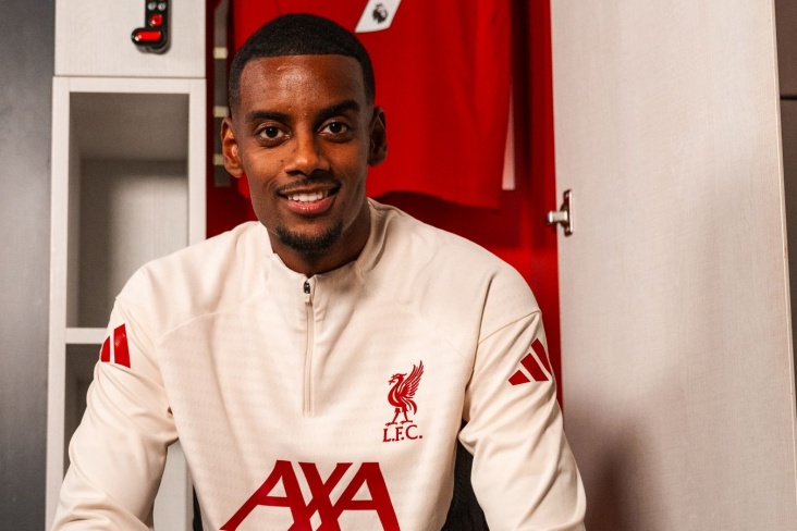 Nyukasldakı restoran Aleksandr İsakın şərəfinə yeni burger təqdim edir: “İsveç siçovulu”