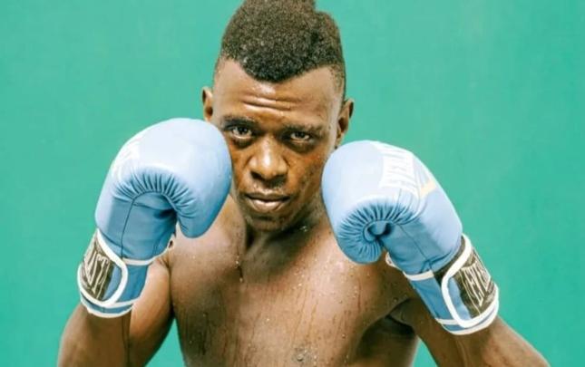 Nokauta düşən boksçu xəstəxanada vəfat etdi