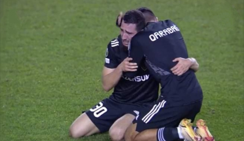 UEFA Abbas Hüseynovun qolunu fərqləndirdi