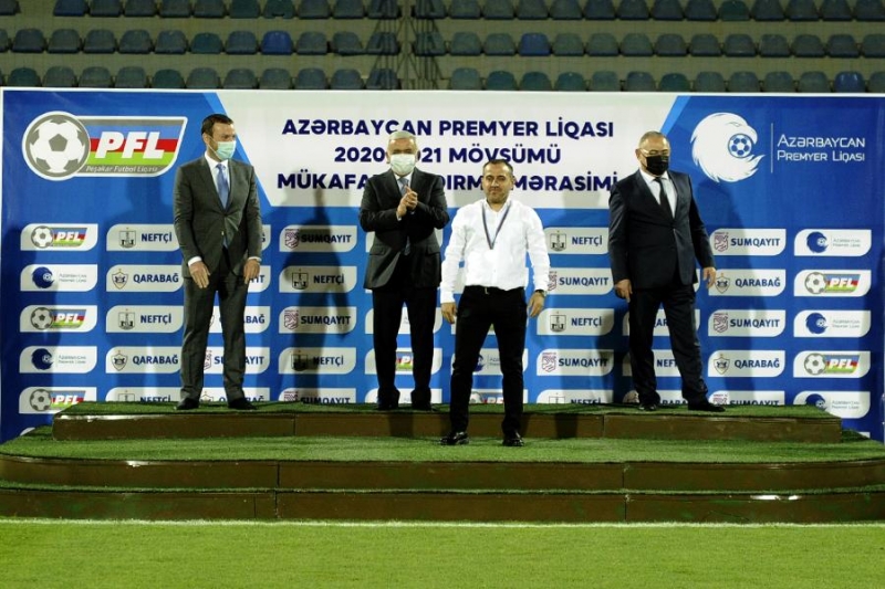 Ayxan Abbasov köhnə heyətə, yeni transferlərə toxundu, hədəfləri açıqladı: "Bir mərhələ keçə bilsək..."