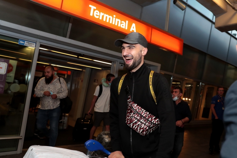 "Legiya" Mahir Emrelini belə təqdim etdi - VİDEO