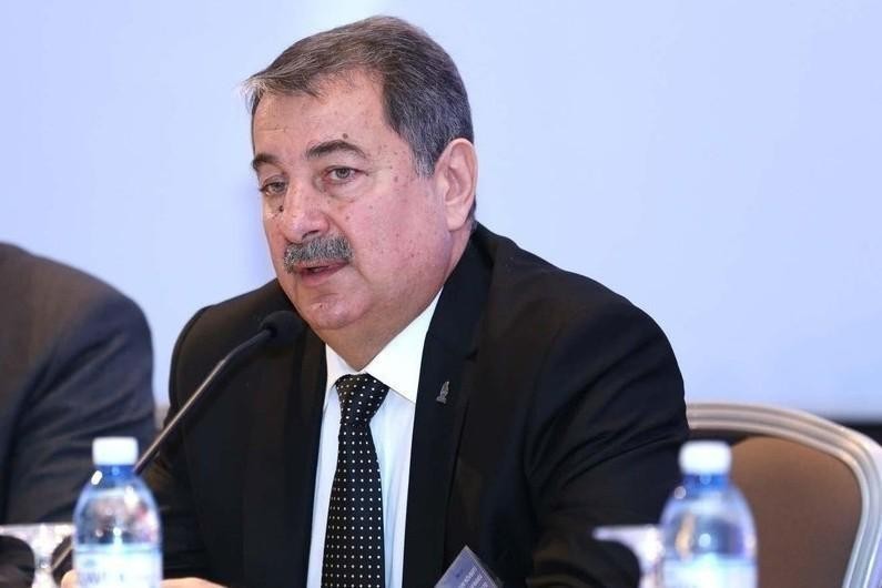 Vaqif Sadıqov: "Hayduk”un adı sərgilədiyi oyundan ağırdır"