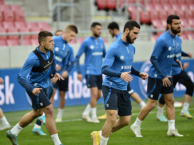 De Byazi 3 futbolçunu “aut”a atdı