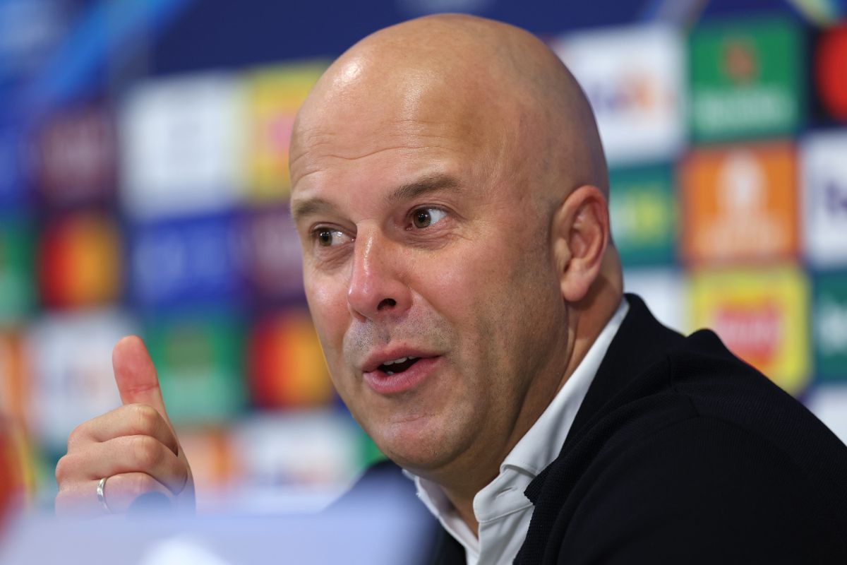 Arne Slot: "Enfild möcüzəsi üçün azarkeşlərin dəstəyinə ehtiyacımız var"